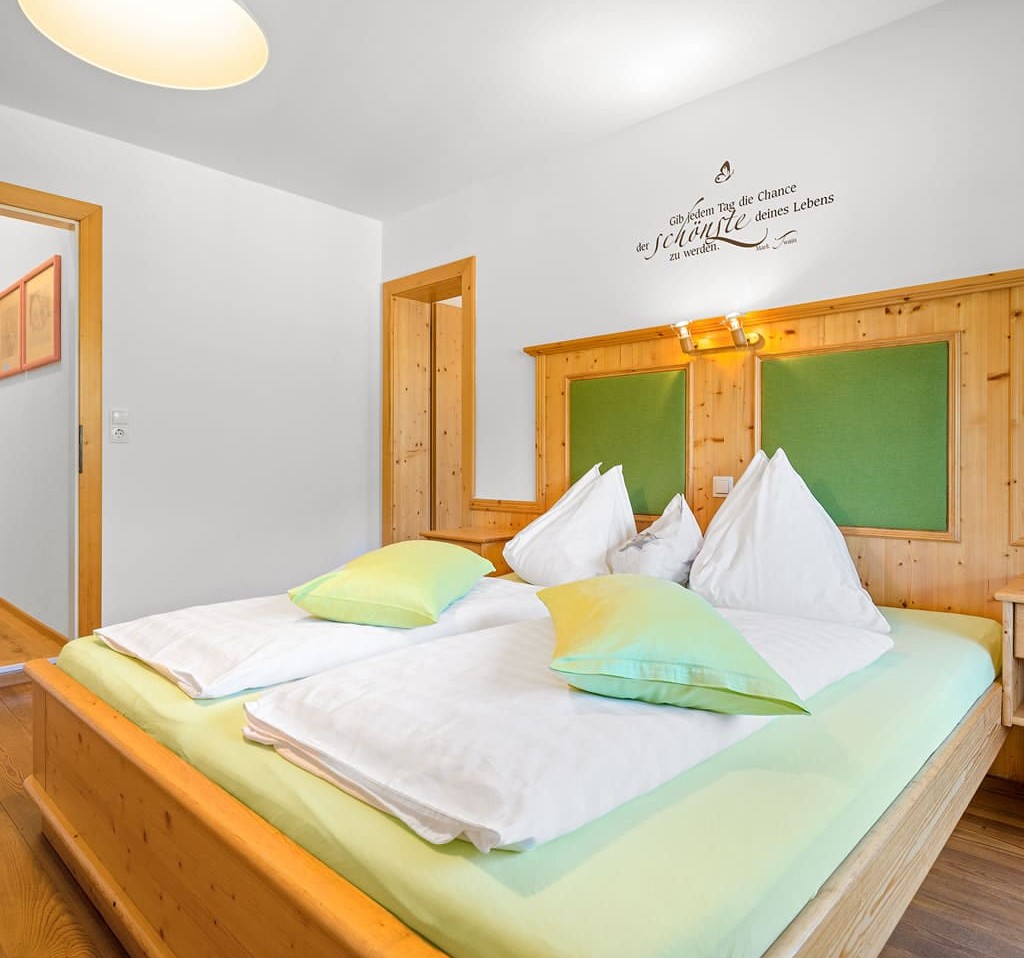 Gemütliche Schlafzimmer mit hochwertigen Betten