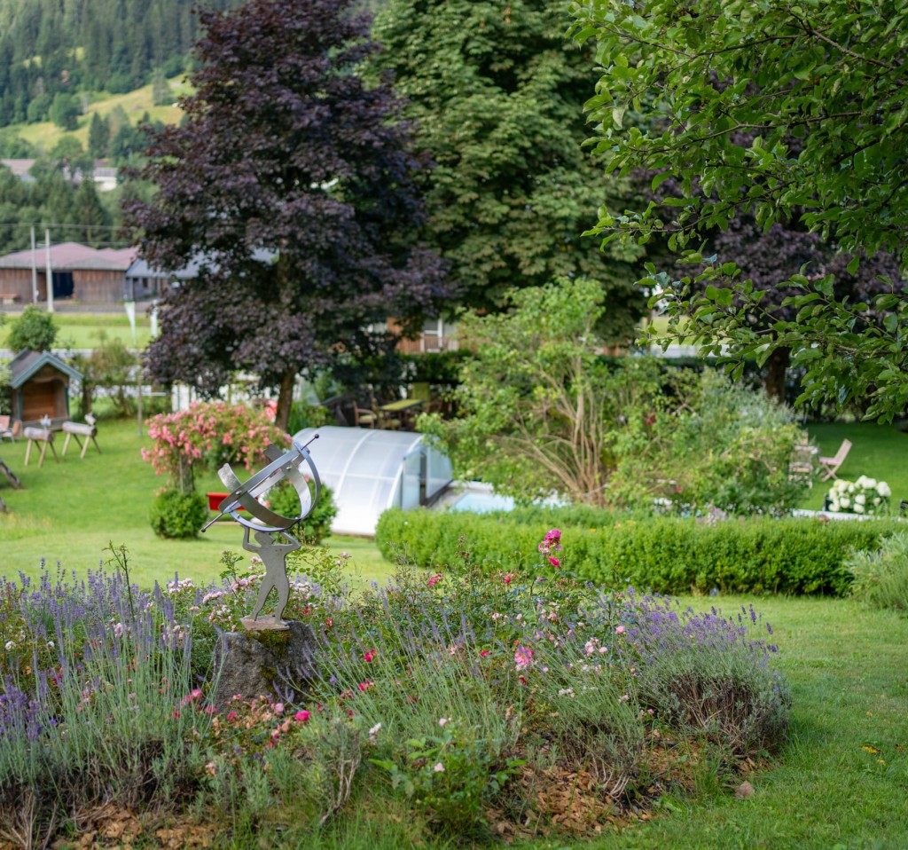 Großer Kräutergarten