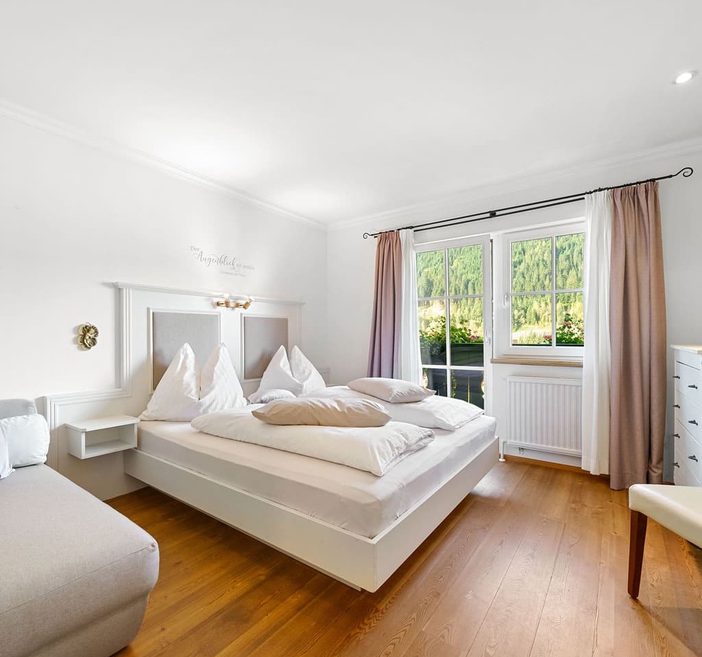 Doppelzimmer mit Frühstücksbuffet