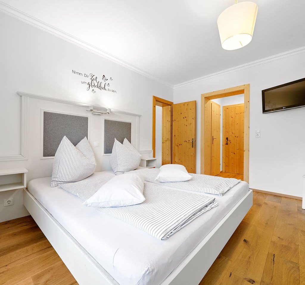 Doppelzimmer mit Frühstücksbuffet